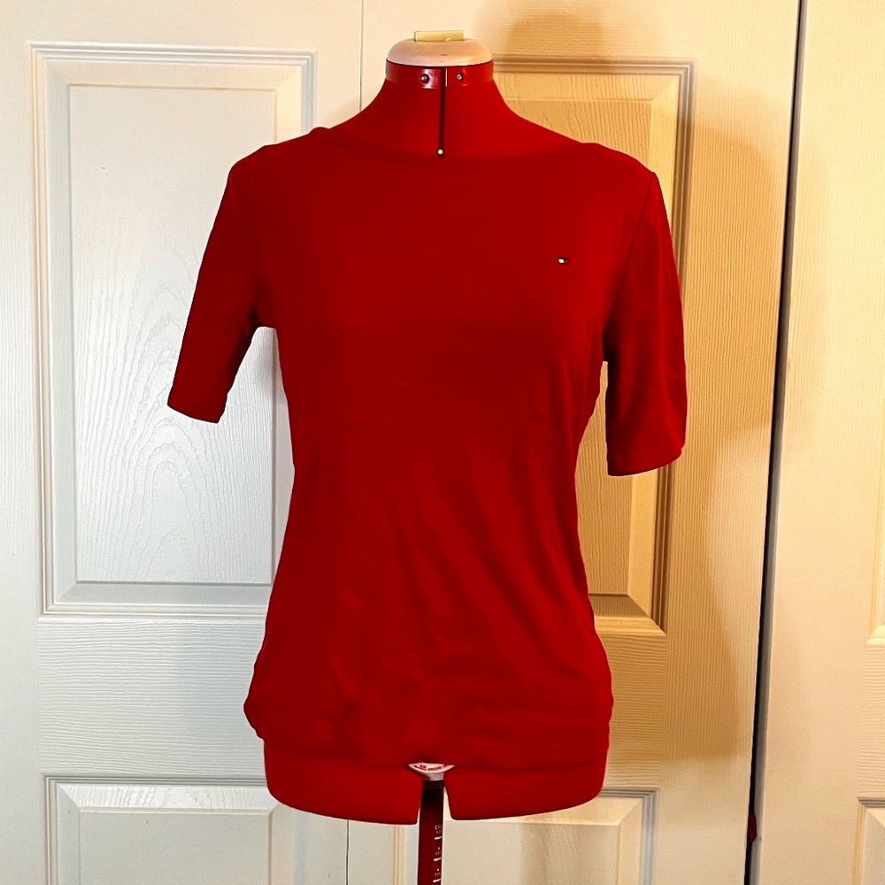 Tommy Hilfiger Red Basic Tee size M